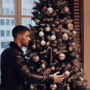 <p>“It’s almost Christmas time,” the singer and actor teased about this elegant tree. (Photo: <a rel="nofollow noopener" href="https://www.instagram.com/p/BcYKunilmeV/?hl=en&taken-by=nickjonas" target="_blank" data-ylk="slk:Nick Jonas via Instagram;elm:context_link;itc:0;sec:content-canvas" class="link ">Nick Jonas via Instagram</a>) </p>