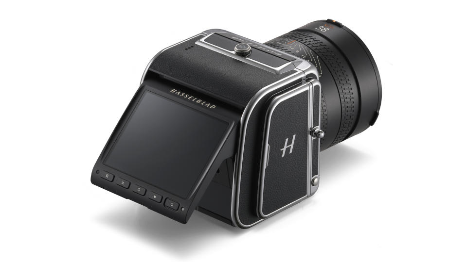 Hasselblad 907X mirrorless camera with CFV 100C digital camera back