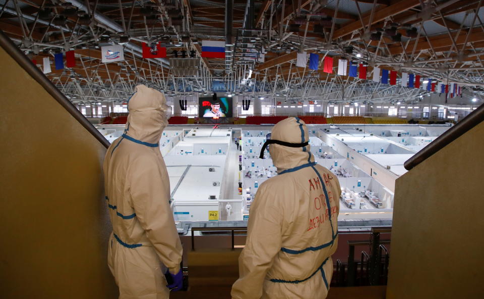 Así ha transformado Moscú un campo de hockey hielo en un hospital de covid