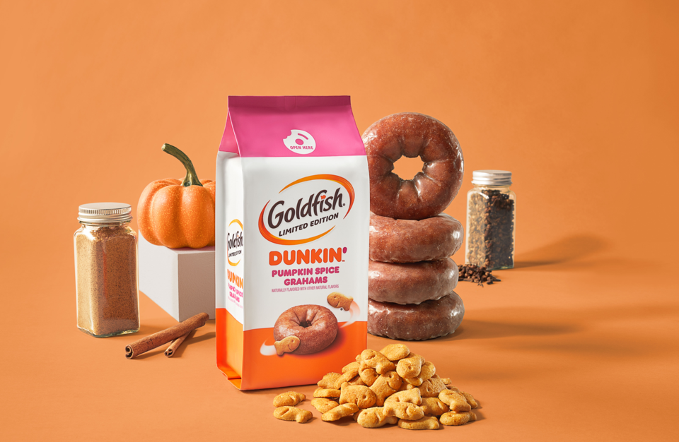 Goldfish Dunkin’ Pumpkin Spice Grahams. (Goldfish / Dunkin')