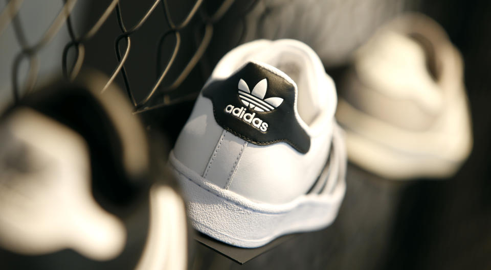 Adidas ofrece descuentos de hasta el 60% durante Hot Sale. Foto: REUTERS/Michaela Rehle