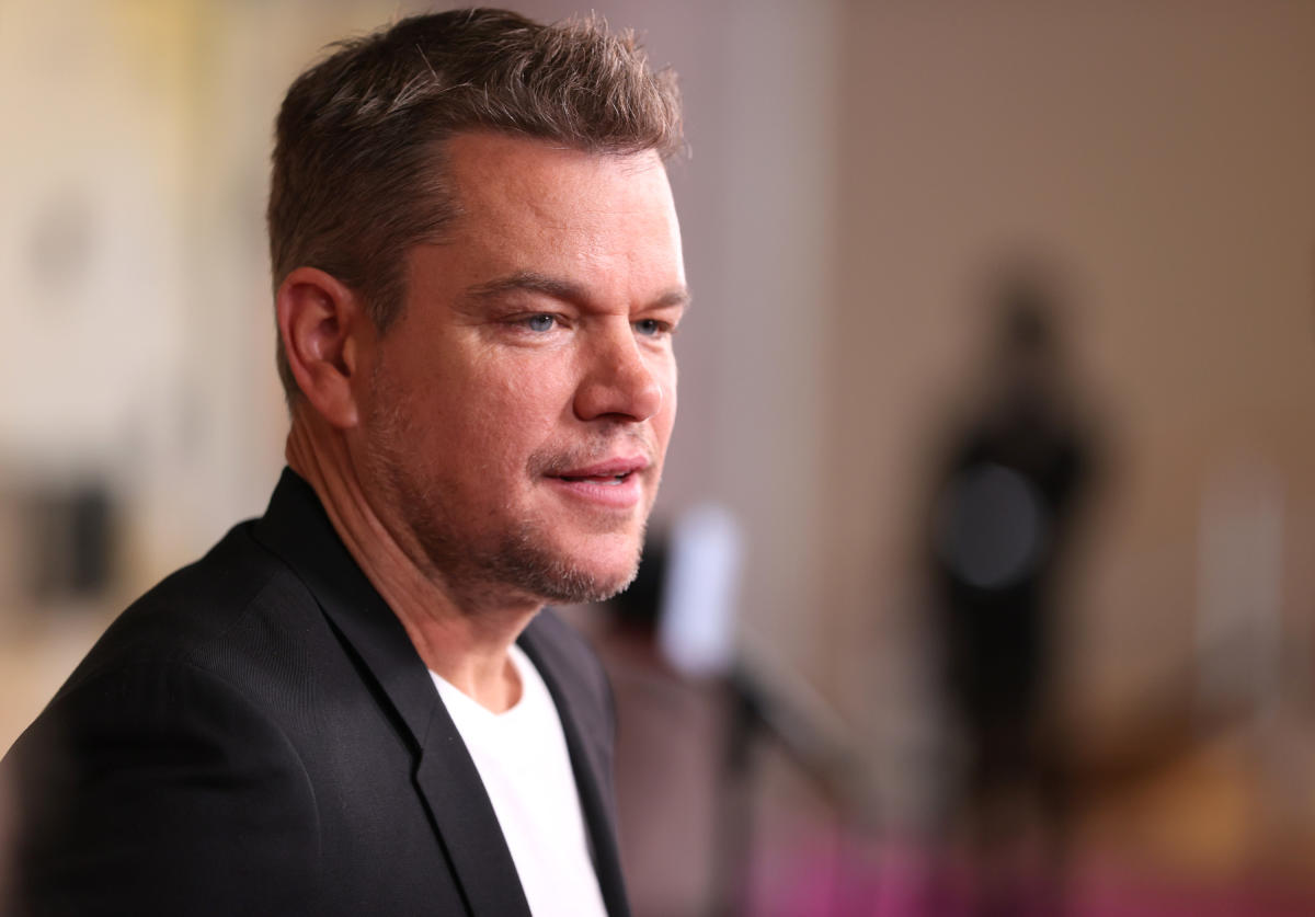 Matt Damon carries tired daughter after touching down in New York