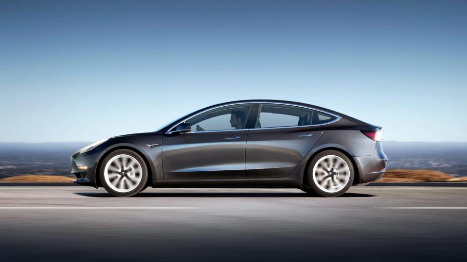 Tesla Model 3_4