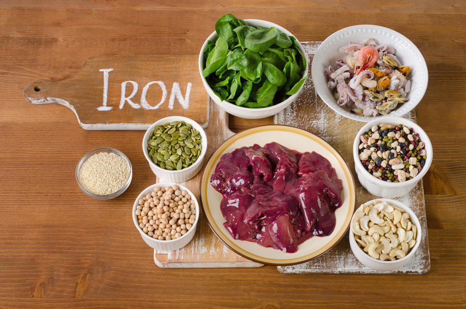 El hierro est&#xe1; en prote&#xed;nas, vegetales, leguminosas, frutas y frutos secos (Foto: Getty)