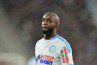 <p>Le Paris Saint-Germain tiendrait enfin sa sentinelle. À la recherche d’une doublure à Thiago Motta, le PSG devrait officialiser l’arrivée de Lassana Diarra, libre de tout contrat. Selon Paris United, le joueur est tombé d’accord avec la direction parisienne sur le modalités du contrat. Son arrivée est jugée “imminente” par le média. </p>