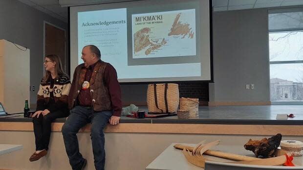 Councillor Jeff Purdy from the Acadia First Nation joined Creaser for a lecture at Acadia University. 