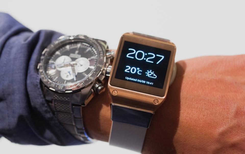 Samsung 正「積極考慮」改推方形的 Galaxy Watch 手錶？