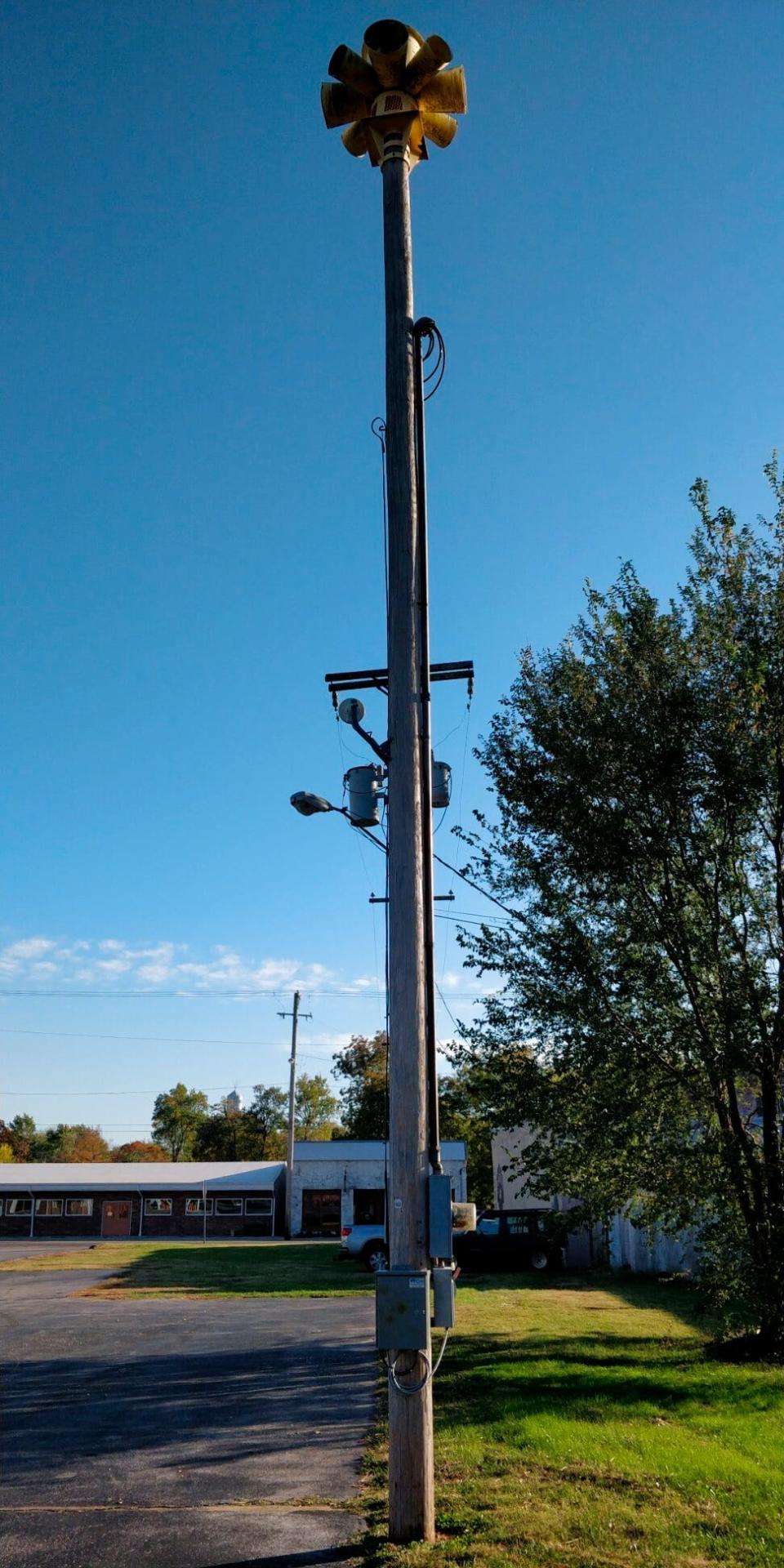 The single tornado warning siren in Sparta, Mo., must be operated by hand inside a small downtown building, and only Mayor Jenni Davis is authorized to activate it.