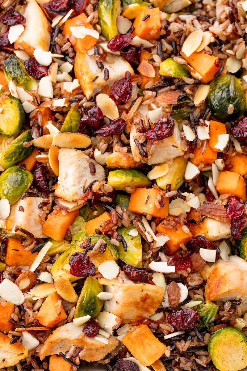 <p>This satisfying casserole has ALL of your autumn favourites. Make it for a big crowd, or pack it up and eat the leftovers for lunch! It's a meal prep DREAM. </p><p>Get the <a href="https://www.delish.com/uk/cooking/recipes/a29651660/healthy-chicken-casserole-recipe/" rel="nofollow noopener" target="_blank" data-ylk="slk:Healthy Chicken Casserole;elm:context_link;itc:0;sec:content-canvas" class="link ">Healthy Chicken Casserole</a> recipe.</p>