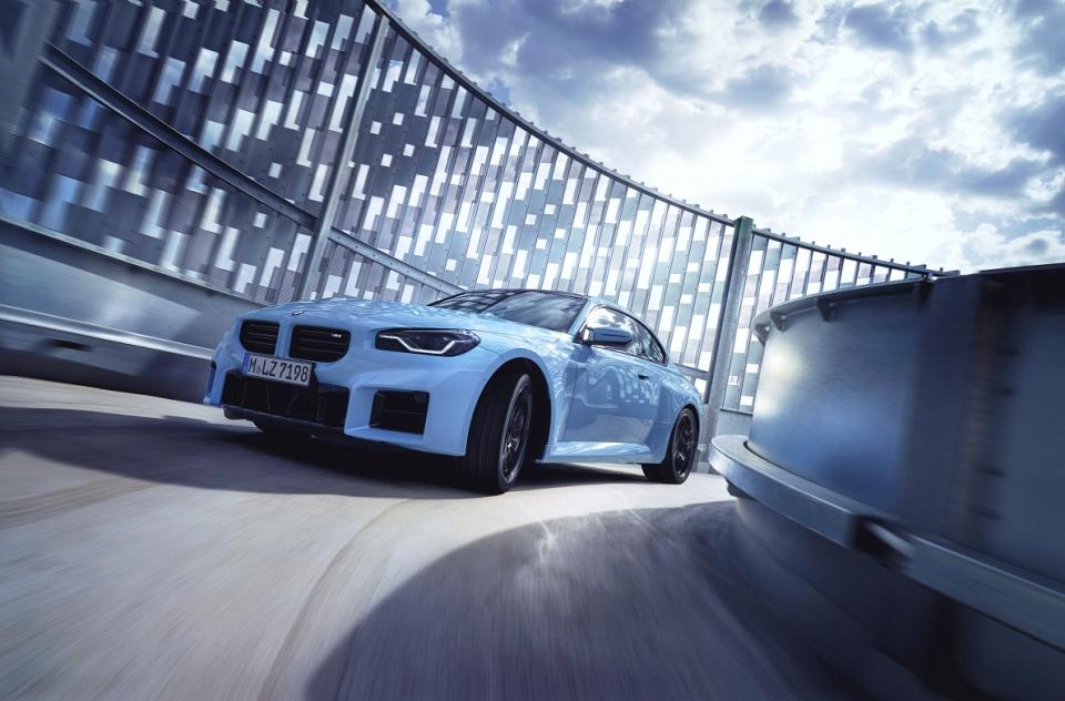 BMW總代理汎德即日起宣布全新世代BMW M2 Coupé正式展開預售，預售參考價格新台幣369萬元，邀請渴望不凡的M信徒入主同級之最的純正M Power。