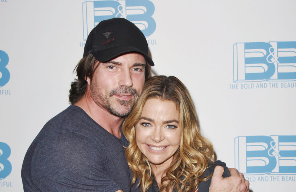 Denise Richards und Aaron Phypers credit:Bang Showbiz