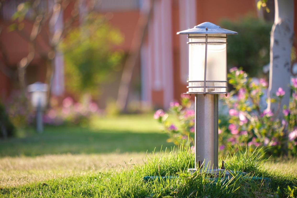 Metal Garden Path Light