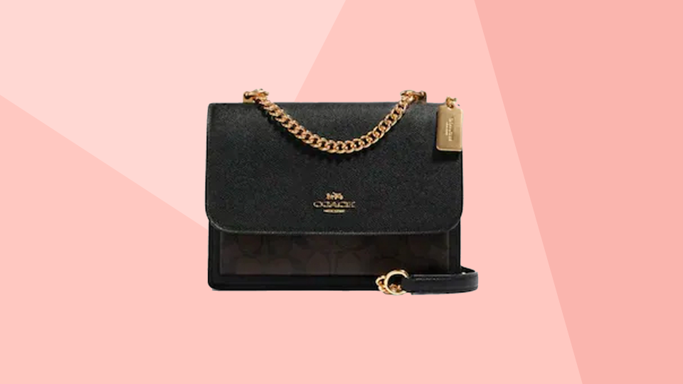 Looking for an on-trendy crossbody? This Coach Outlet favorite is sure to please.