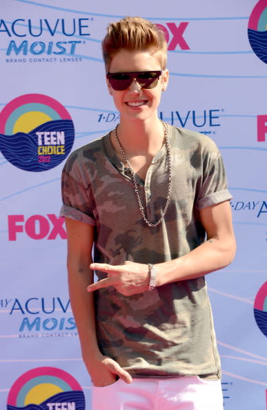Singer Justin Bieber arrives at the 2012 Teen Choice Awards at Gibson Amphitheatre on July 22, 2012 in Universal City, California. (Photo by Jason Merritt/Getty Images)