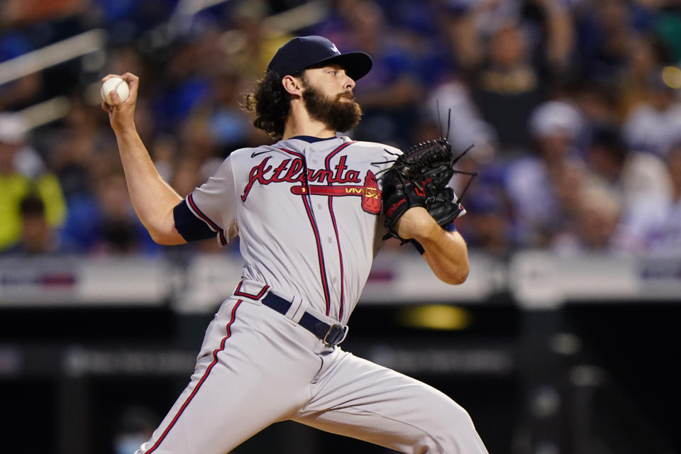 Atlanta Braves starting pitcher Ian Anderson winds up during the first inning of the second baseball game of a doubleheader against the New York Mets, Monday, June 21, 2021, in New York. (AP Photo/Kathy Willens)