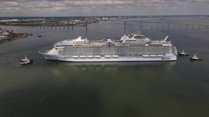 The next world’s largest cruise ship, Wonder of the Seas, is Royal Caribbean’s fifth "Oasis-class" ship. It took off from its shipyard in Saint-Nazaire, France, in August its first sea trials to test its propulsion, navigation system, engines and other equipment.