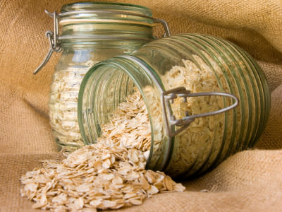 OATMEAL TREATMENT AT HOME