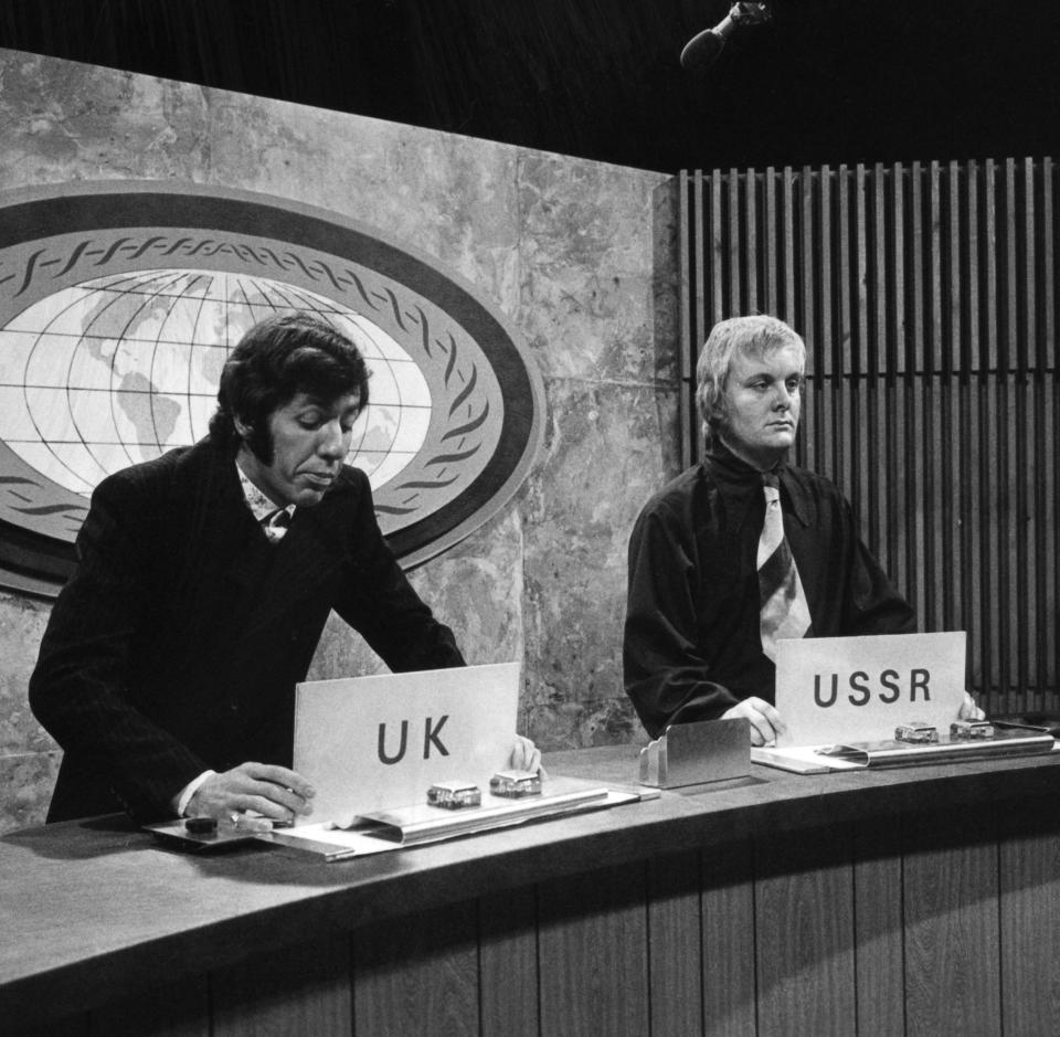 Hendra, right, with his comedy partner Nick Ullett on the This Is Tom Jones television show, Los Angeles, circa 1970  - Donaldson Collection/Getty Images