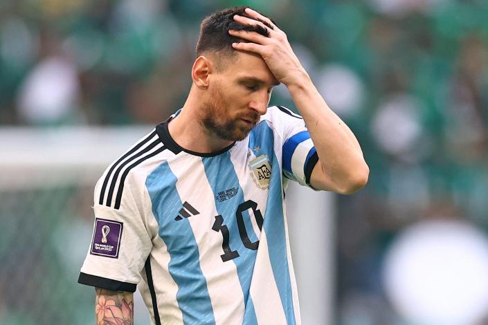 22. November 2022, Doha: Doha, Katar, 22. November 2022. Der Argentinier Lionel Messi wurde während des Spiels der FIFA-Weltmeisterschaft 2022 im Lusail-Stadion in Doha abgeschossen.