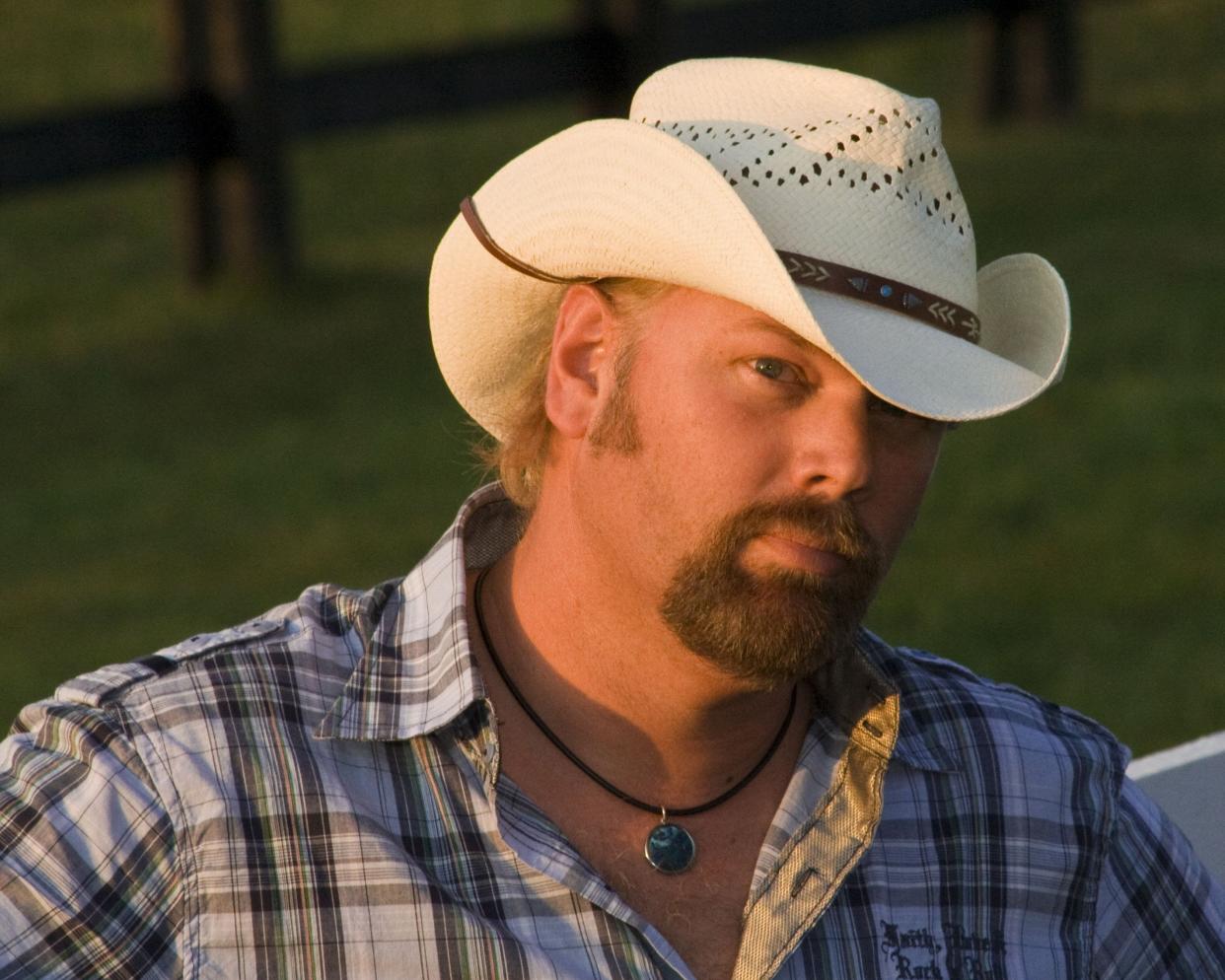 Toby Keith tribute artist Mike Sugg will perform in the Grand Valley Inn concert series. Spectators sit under heated tents.