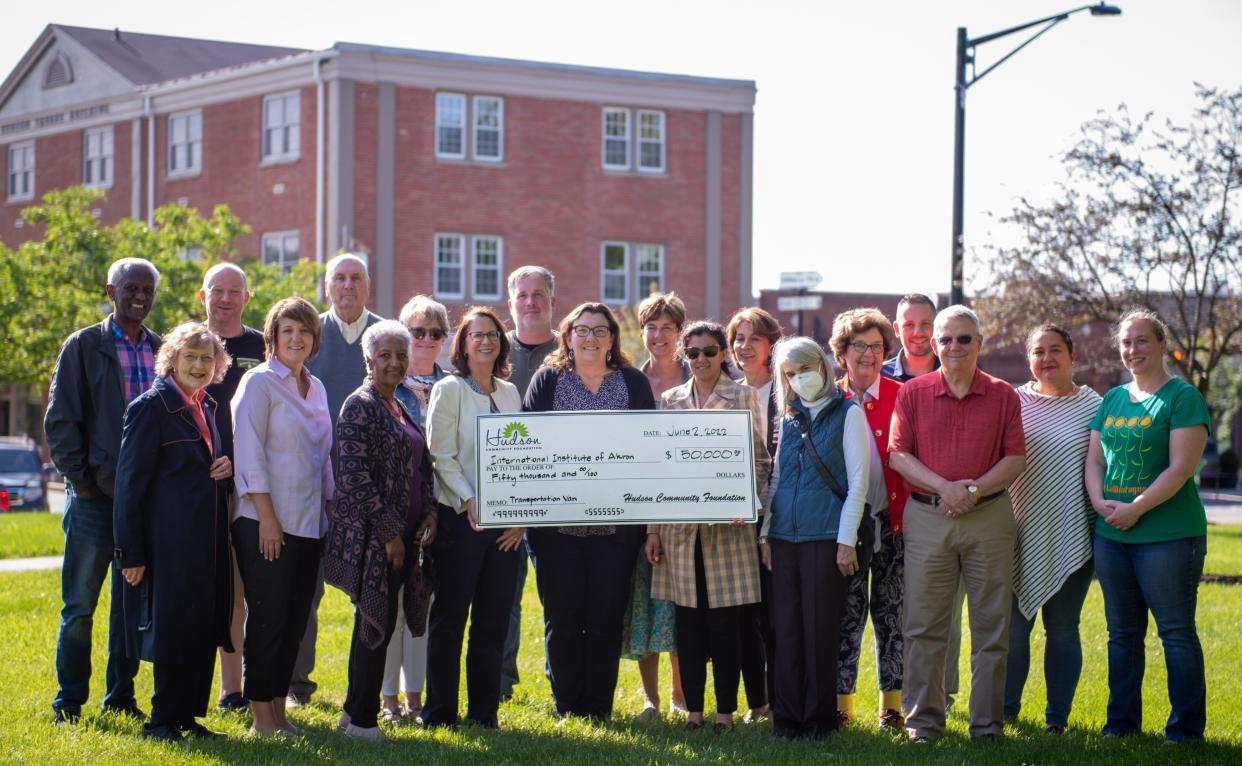 Non-profits, organizations, and individual donors in Hudson joined together to meet the needs of the hundreds of refugees from around the world coming to Northeast Ohio through the International Institute of Akron, including $50,000 for a passenger van.
Pictured are representatives from Hudson Clocktower Rotary, First Congregational Church of Hudson, Garretts Mill Diner, Hudson Community Foundation, Hudson DEI Alliance, Hudson International Women's Club, Kiwanis, Rotary Club of Hudson, and Western Reserve Academy and individual donors.