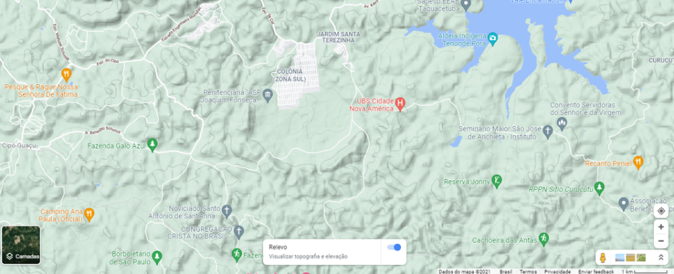 Com a camada de relevo do Google Maps é possível observar a cratera em destaque (Imagem: Captura de Tela/Google Maps)