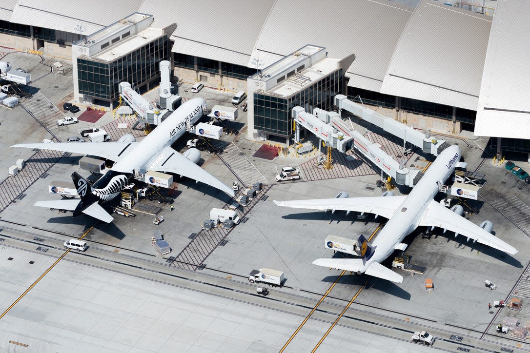 Air New Zealand Boeing 777 at the gate at LAX.