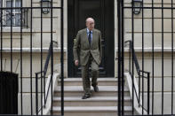 In this April 8, 2013 file photo, French former President Valery Giscard d'Estaing leaves his home in Paris. Valery Giscard d’Estaing, the president of France from 1974 to 1981 who became a champion of European integration, has died Wednesday, Dec. 2, 2020 at the age of 94, his office and the French presidency said. (AP Photo/Francois Mori, File)