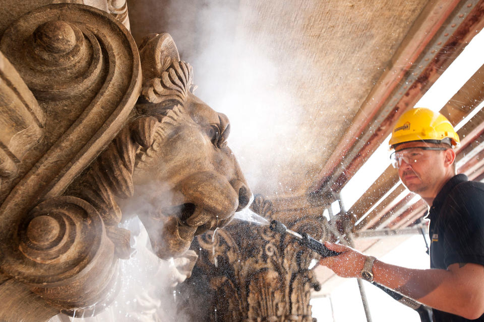 Cleaning the world’s most famous monuments