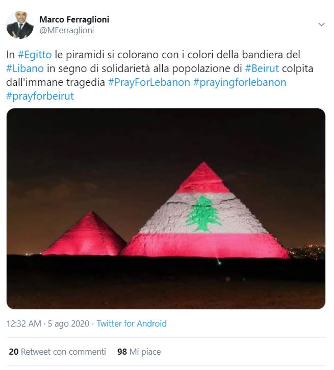 Le immagini delle piramidi di Giza (fonte: Twitter @MFerraglioni)