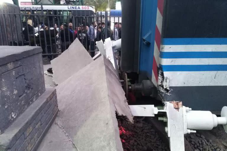 Así quedó el paragolpes de la estación