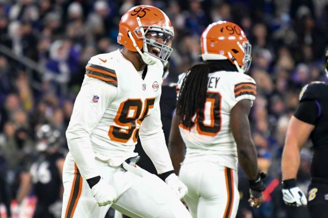 Browns: Myles Garrett gets another rookie LT vs. Chargers