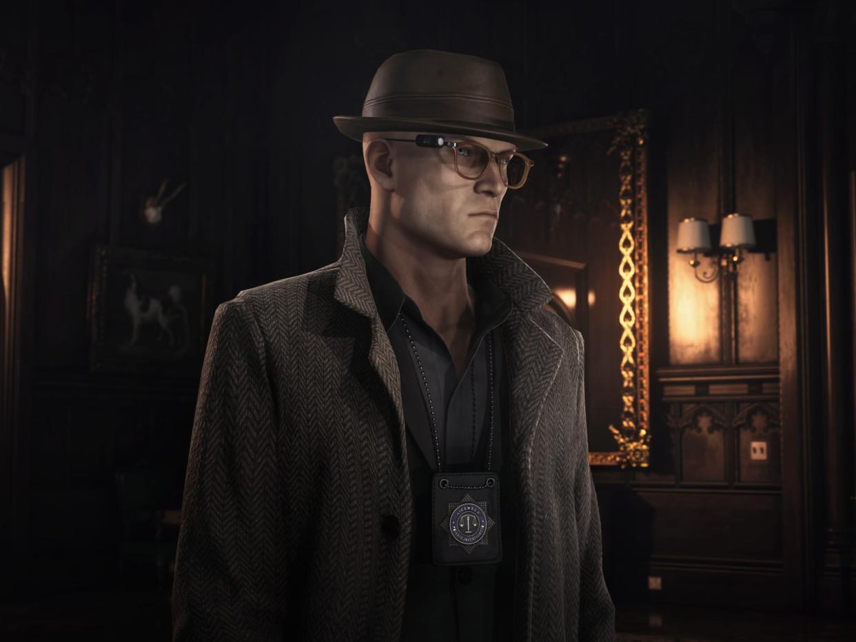 Agent 47 disguises himself as a private investigator during the Devon-set chapter of Hitman 3 (IO Interactive)