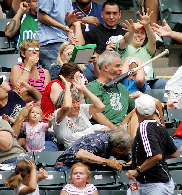 Une batte de baseball qui fait des dégats. Source : engine.co.ua