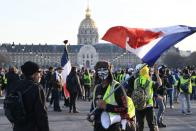 <p>Une fois de plus, la bataille des chiffres devrait être intense. Le collectif « Le Nombre Jaune », qui fournit chaque samedi sa propre estimation du nombre de manifestants, annonçait à 19h que cet acte 14 de la mobilisation avait rassemblé quelque 101 379 personnes à travers la France. Un nombre que le ministère de l’Intérieur évaluait quant à lui à 41 500, soit environ 10 000 de moins que la semaine passée. La décrue semble donc se poursuivre… en attendant le 2ème round, demain.<br>(Crédit : Getty Images) </p>