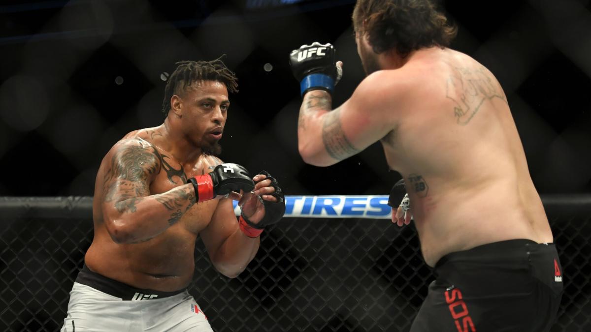 Greg Hardy suffers a knockout defeat in Texas boxing bout