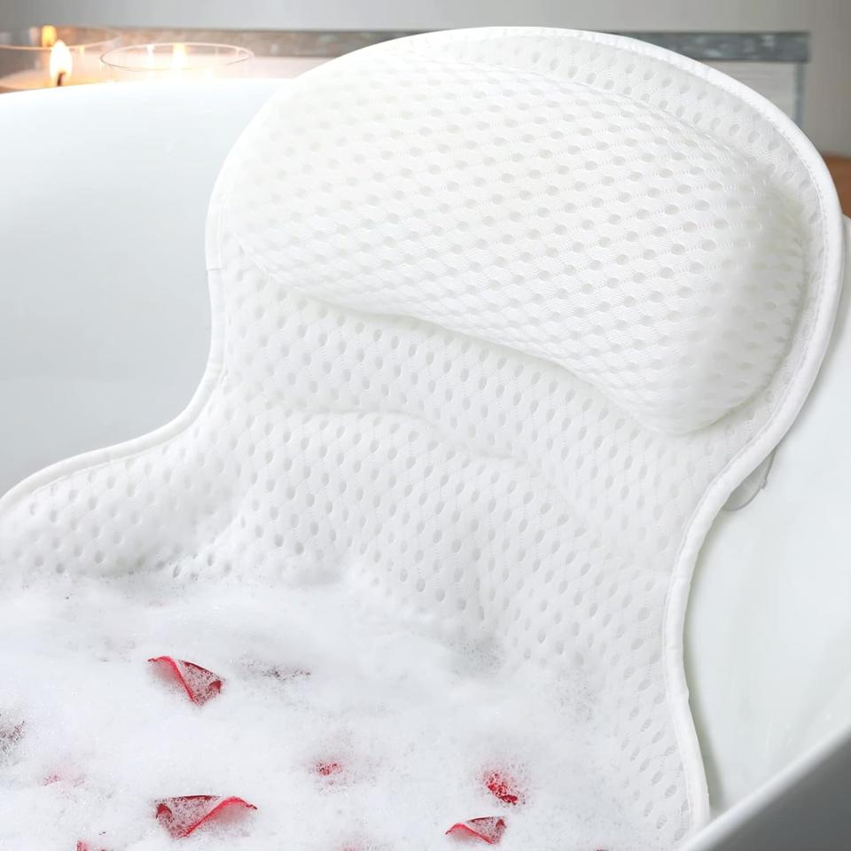 Ozyalo Luxury Bath Pillow lifestyle