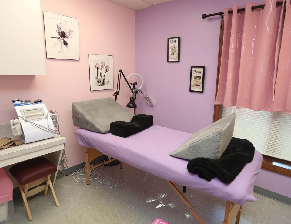 Choyce Guice provides non-surgical body contouring and post-operative lymphatic massage in this room at A Choyce Touch in Akron.