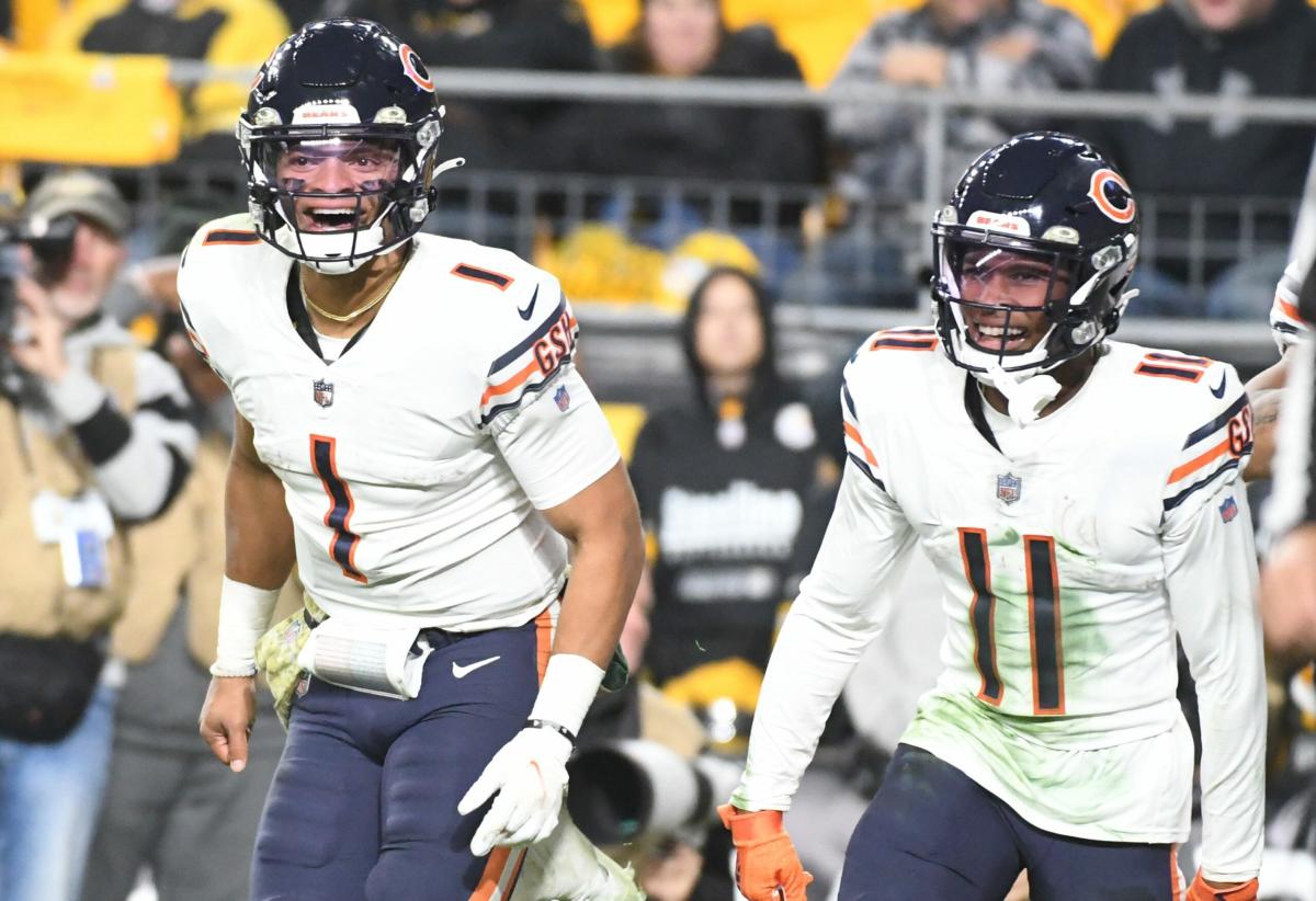 Bears' Justin Fields on lack of chemistry with Darnell Mooney