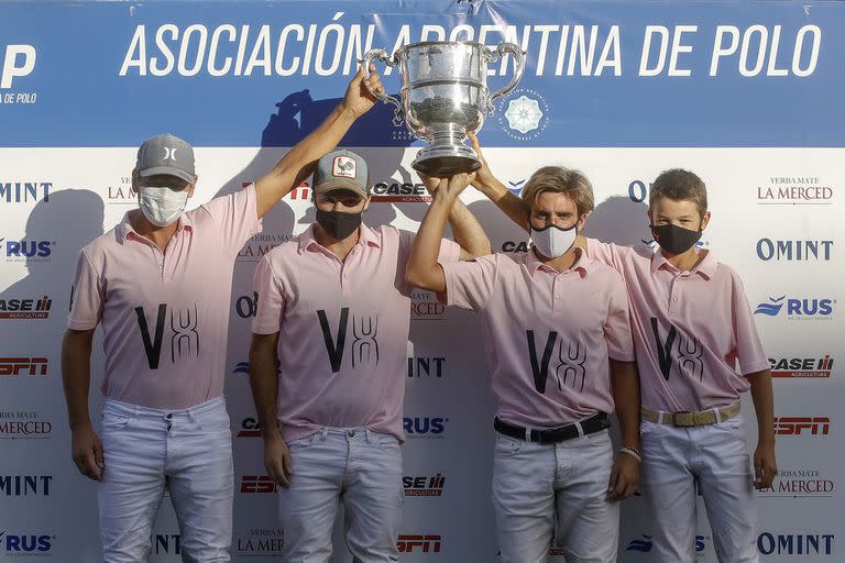 Los campeones con la Copa República: Cuatro Vientos