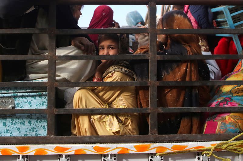 Afghan nationals in Pakistan head back to Afghanistan, at the Chaman Border Crossing