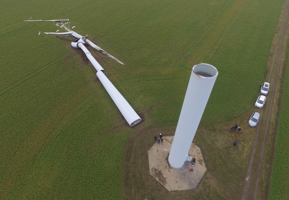 Collapsed wind turbine near Grimmen, Germany