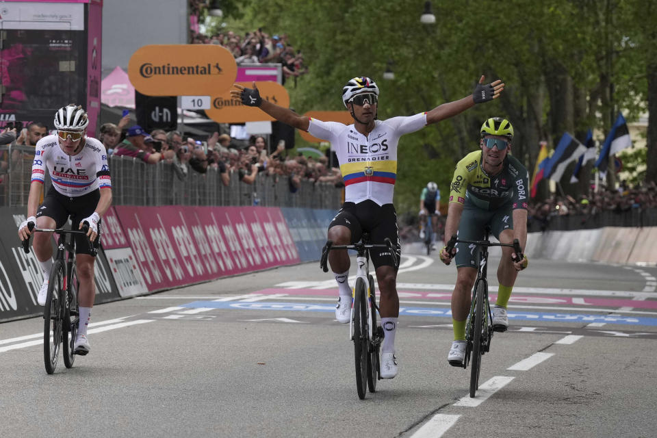 Jhonatan Narváez celebrates as he cycles to the finish line to win the stage 1 of the Giro d'Italia from Venaria Reale to Turin, Italy, Saturday May 4, 2024. (Gian Mattia D'Alberto/LaPresse via AP)