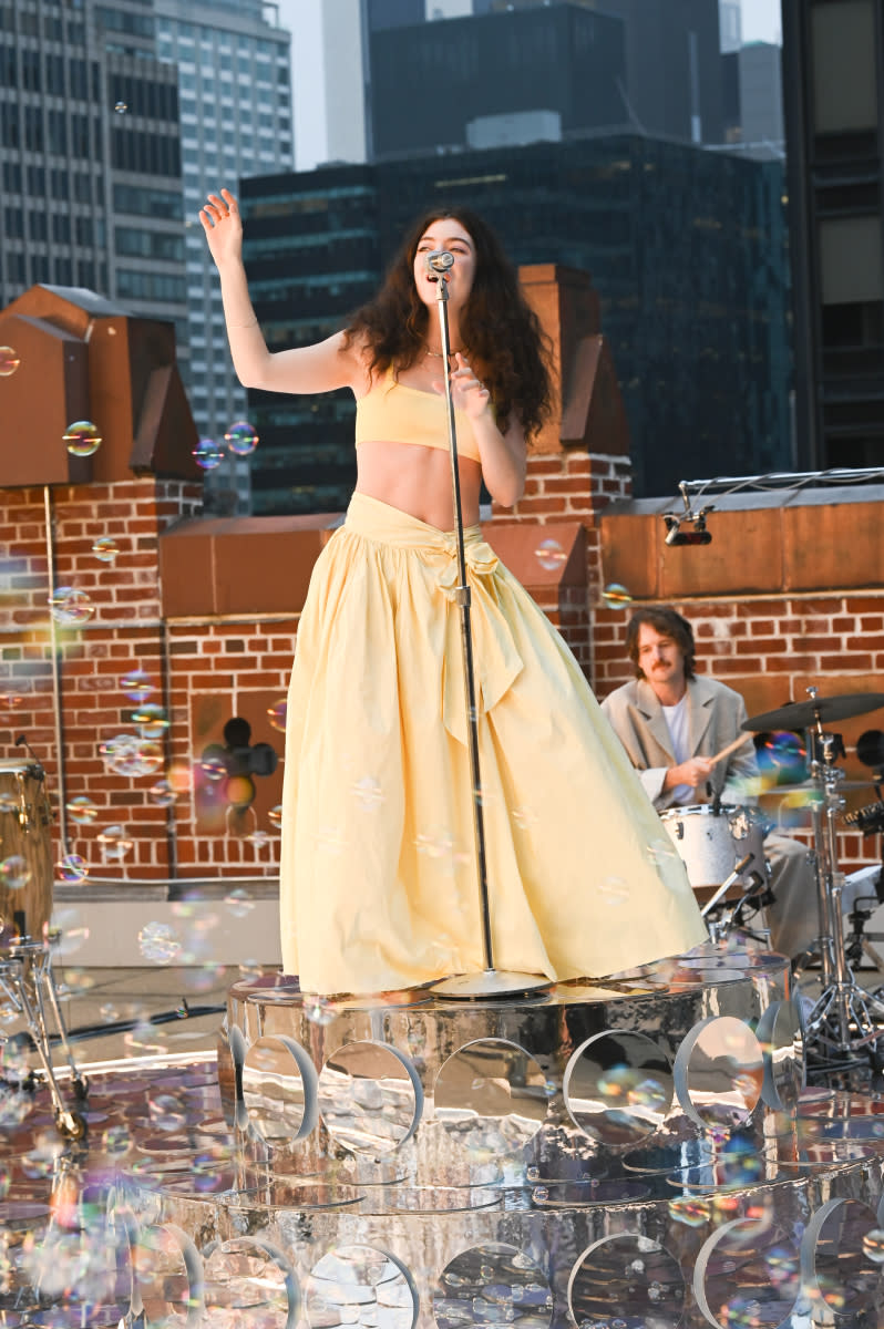 Lorde performs “Solar Power” on the rooftop of the Ed Sullivan Theater in New York City. - Credit: Scott Kowalchyk/CBS