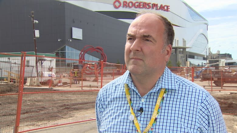 Edmonton residents near Rogers Place look for new deal from Oilers for community benefits