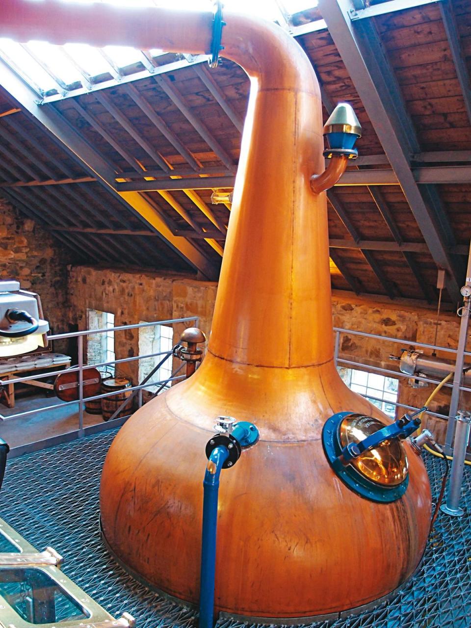 供應Spey原酒的Speyside蒸餾廠，採用典型的洋蔥型蒸餾器，線條平滑，回流最少。