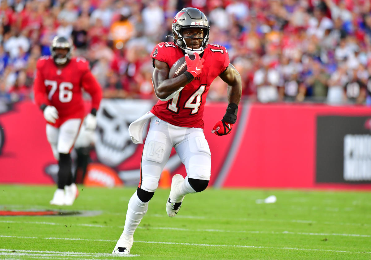 Tampa Bay Buccaneers Franchise Tag WR Chris Godwin Second Time, 2022