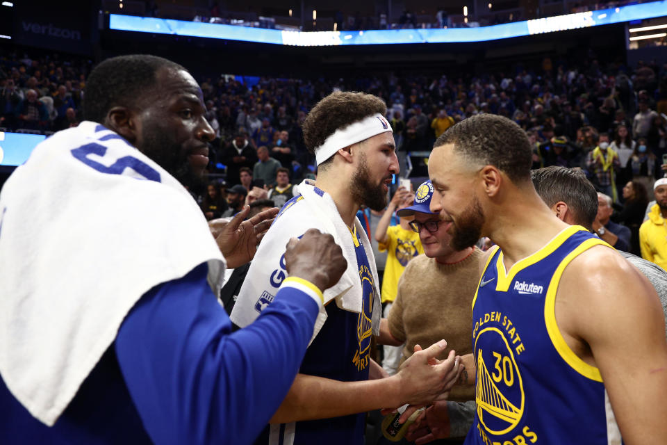 金州勇士Draymond Green、Klay Thompson、Stephen Curry。(Photo by Ezra Shaw/Getty Images)