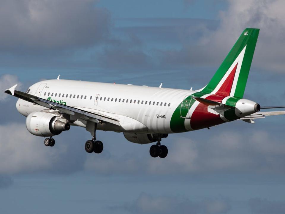 Alitalia Airbus A319