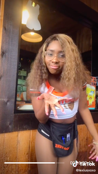 <div><p>"All the comments were saying like, 'Oh this is what they signed up for' — no, this is not what we signed up for."</p></div><span> @lexiusxoxo / Via <a href="https://www.tiktok.com/@lexiusxoxo/video/7018371107522710790?is_from_webapp=v1&q=lexius+hooters&t=1634850021370&is_copy_url=1" rel="nofollow noopener" target="_blank" data-ylk="slk:tiktok.com;elm:context_link;itc:0;sec:content-canvas" class="link ">tiktok.com</a></span>